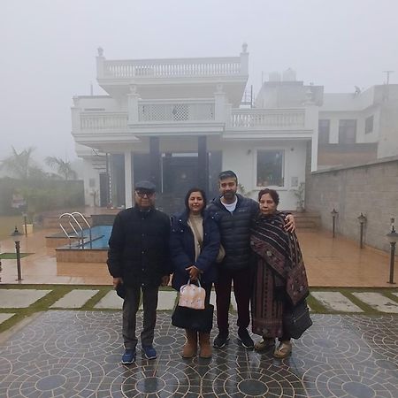 Greystone Villa, Swiming Pool , Bbq , Big Garden, Pool Table, Party Speaker, Bathtub, Kitchen, 15Mins To Golden Temple Amritsar Luaran gambar