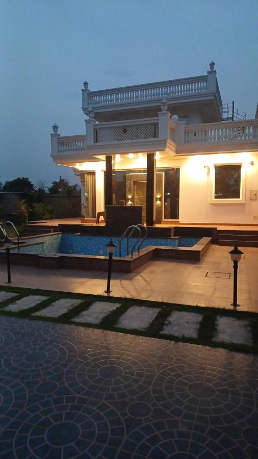 Greystone Villa, Swiming Pool , Bbq , Big Garden, Pool Table, Party Speaker, Bathtub, Kitchen, 15Mins To Golden Temple Amritsar Luaran gambar