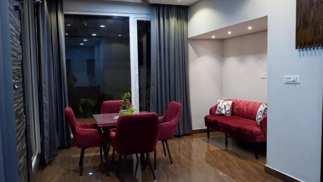 Greystone Villa, Swiming Pool , Bbq , Big Garden, Pool Table, Party Speaker, Bathtub, Kitchen, 15Mins To Golden Temple Amritsar Luaran gambar