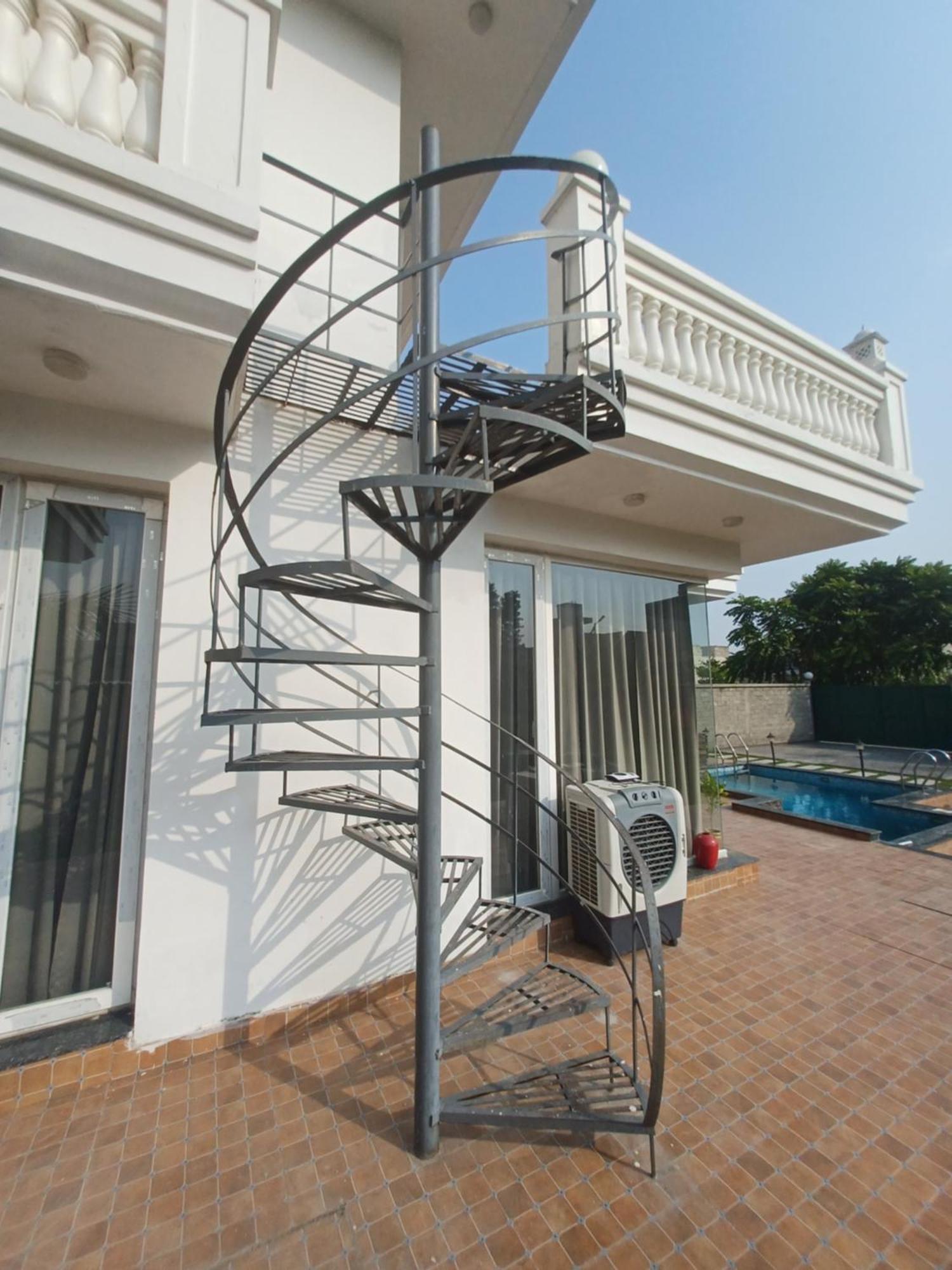 Greystone Villa, Swiming Pool , Bbq , Big Garden, Pool Table, Party Speaker, Bathtub, Kitchen, 15Mins To Golden Temple Amritsar Luaran gambar