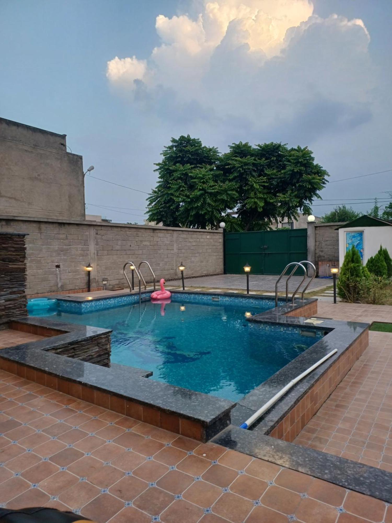 Greystone Villa, Swiming Pool , Bbq , Big Garden, Pool Table, Party Speaker, Bathtub, Kitchen, 15Mins To Golden Temple Amritsar Luaran gambar